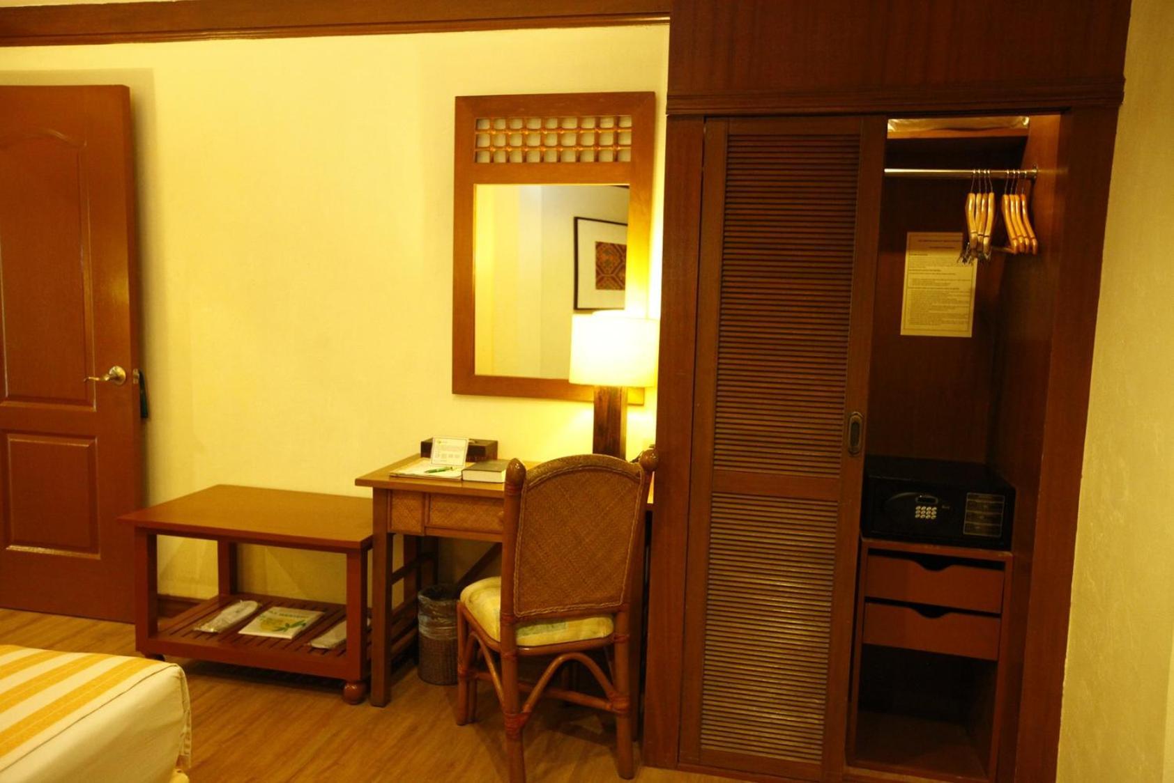 โบราไกย์ ทรอปิค รีสอร์ต Hotel Manoc-Manoc ภายนอก รูปภาพ