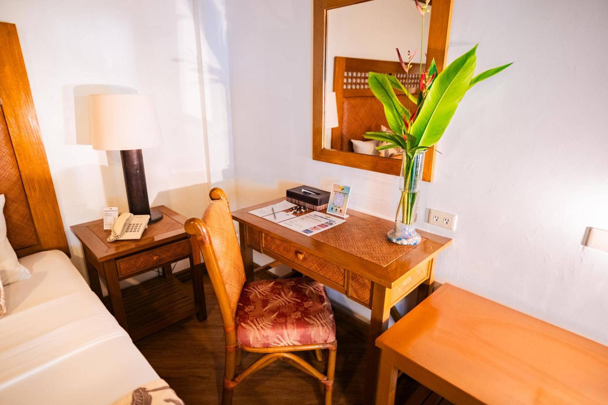 โบราไกย์ ทรอปิค รีสอร์ต Hotel Manoc-Manoc ภายนอก รูปภาพ